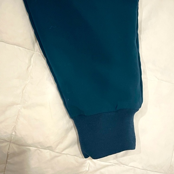 FIGS men’s scrub joggers - Picture 4 of 6